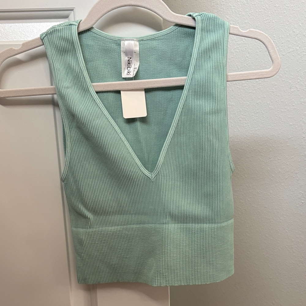 Ribbed V-Neck Crop Tank *NWT